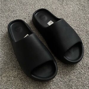 Adidas Yeezy Slides Onyx Size 12 Wmns (fits like a Men's size 10)